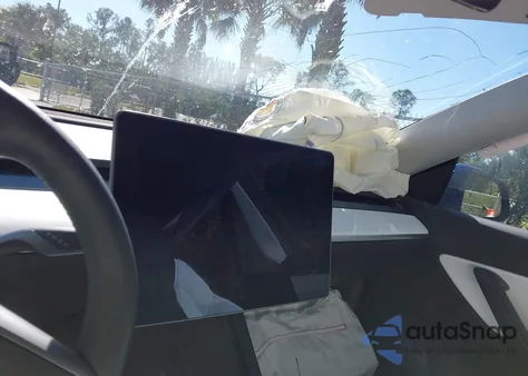 2022 Tesla Model Y Long Range Dual Motor All-Wheel Drive from USA, damaged, VIN 7SAYGDEE4NF322372